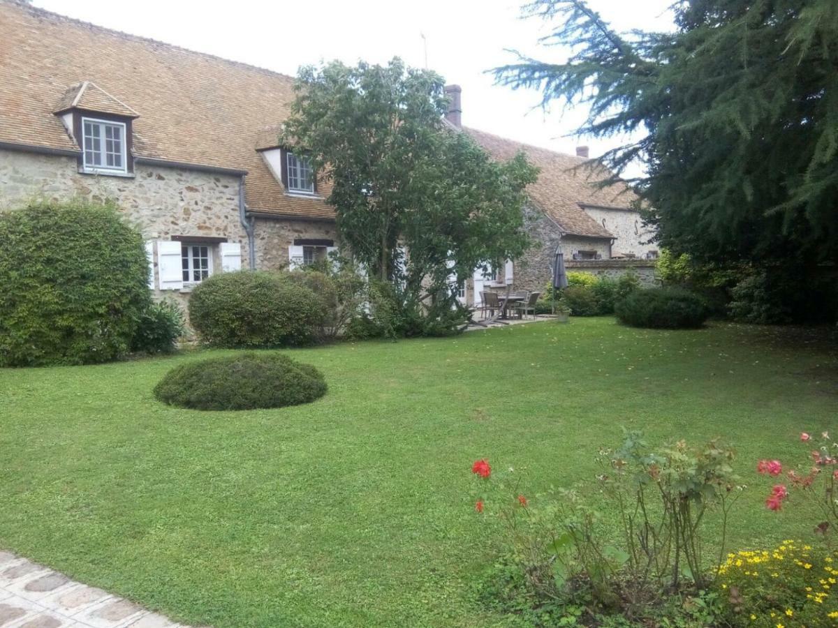 Domaine Des Trois Chateaux Moisenay Exteriör bild